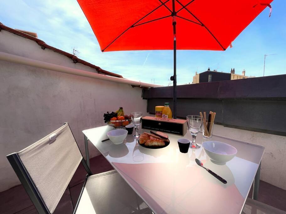 Charme Urbain Sous Les Toits-Terrasse/Clim/Parking Apartment เบซิเยร์ ภายนอก รูปภาพ