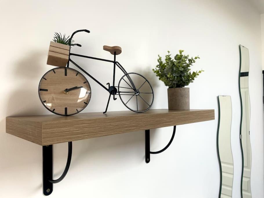 Charme Urbain Sous Les Toits-Terrasse/Clim/Parking Apartment เบซิเยร์ ภายนอก รูปภาพ