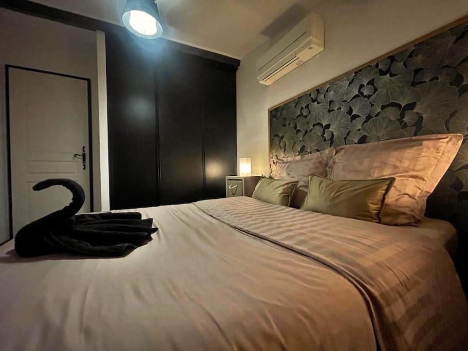 Charme Urbain Sous Les Toits-Terrasse/Clim/Parking Apartment เบซิเยร์ ภายนอก รูปภาพ