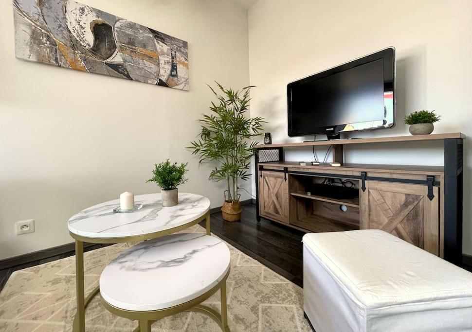 Charme Urbain Sous Les Toits-Terrasse/Clim/Parking Apartment เบซิเยร์ ภายนอก รูปภาพ