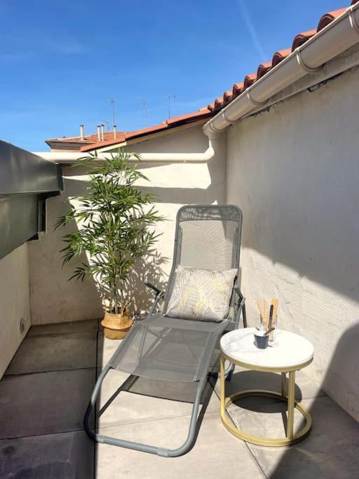 Charme Urbain Sous Les Toits-Terrasse/Clim/Parking Apartment เบซิเยร์ ภายนอก รูปภาพ