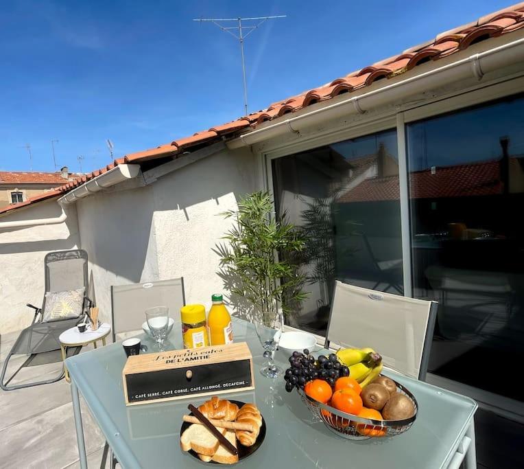 Charme Urbain Sous Les Toits-Terrasse/Clim/Parking Apartment เบซิเยร์ ภายนอก รูปภาพ
