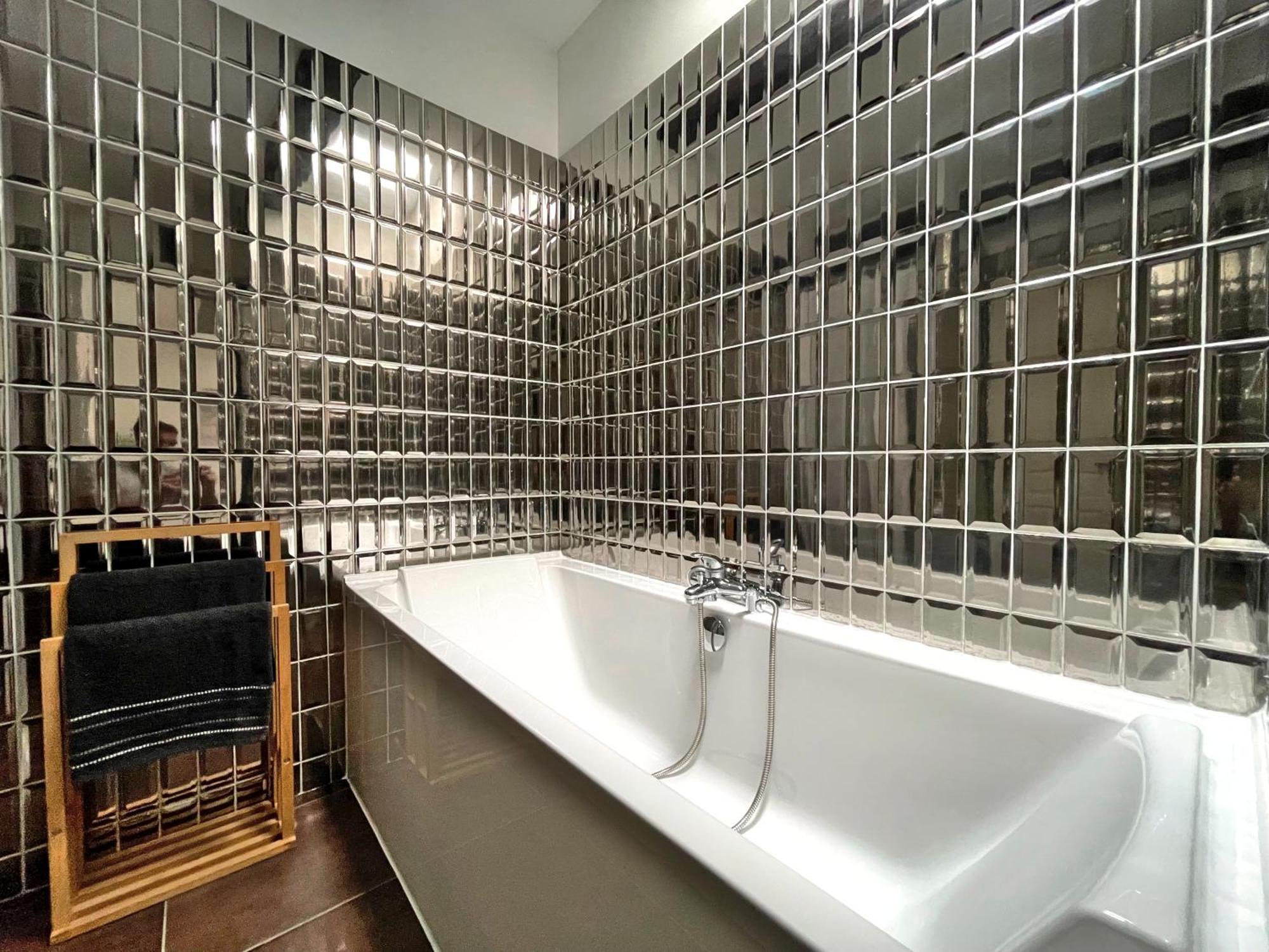 Charme Urbain Sous Les Toits-Terrasse/Clim/Parking Apartment เบซิเยร์ ภายนอก รูปภาพ